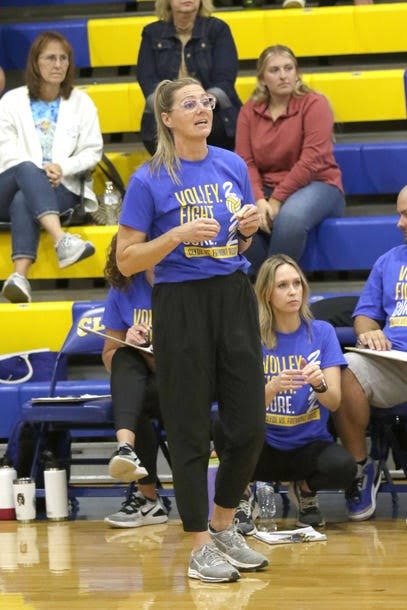 staff photo of Shelley Rogers