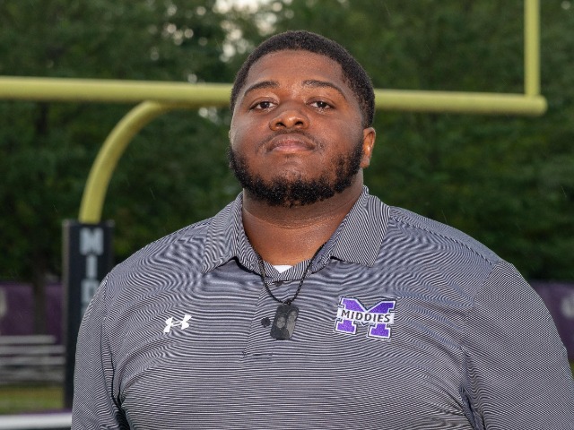 staff photo of Damien Lee Jr.