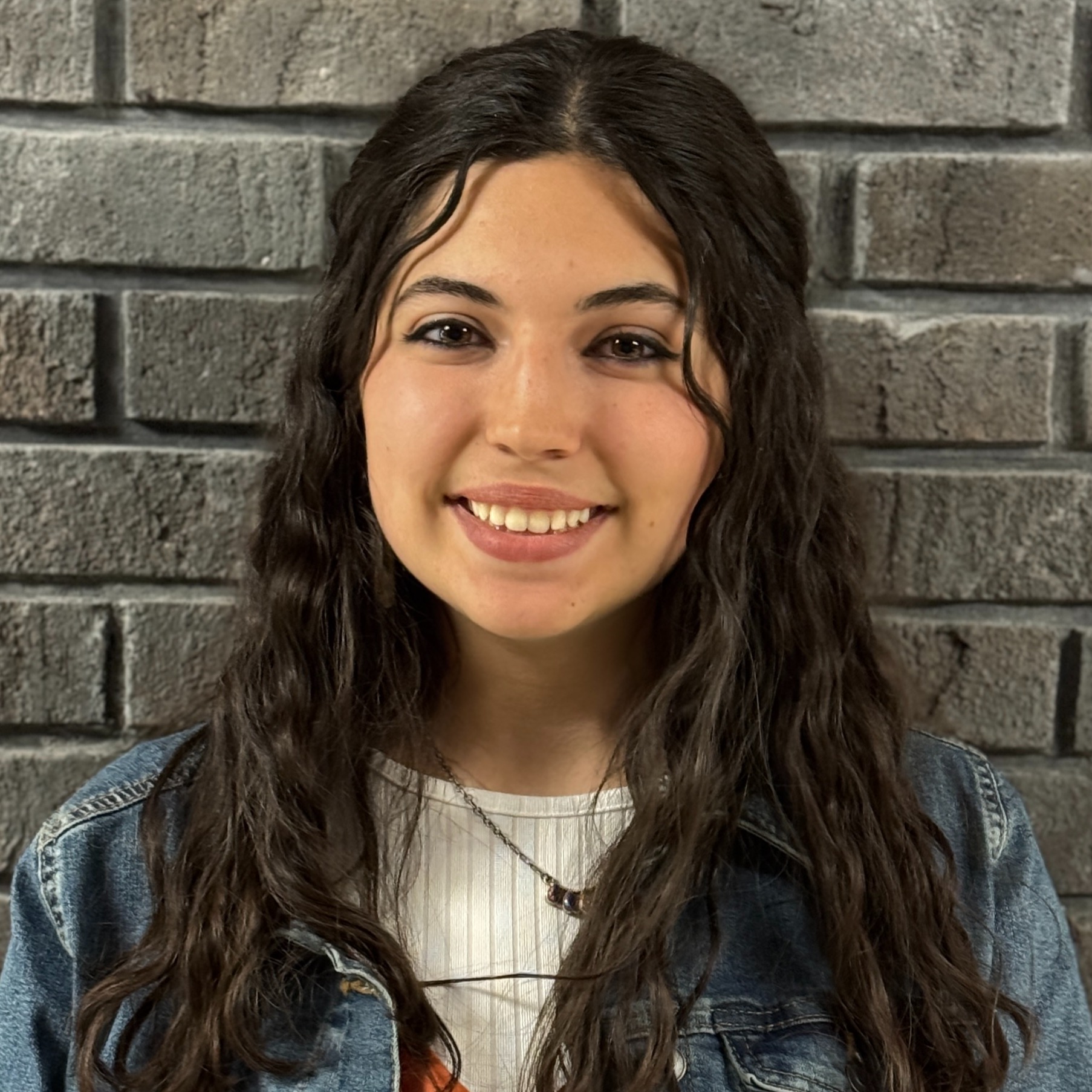 staff photo of Hannah Lee