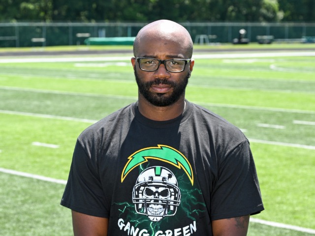 staff photo of Dwayne Henderson