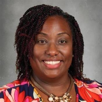 staff photo of Shenthea Mangrum