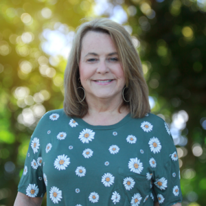 staff photo of Donna Strawn