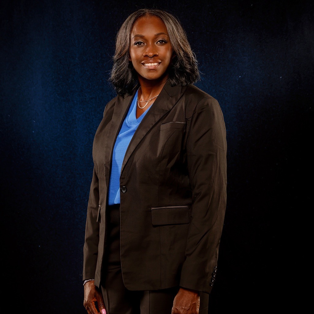 staff photo of Dana Hill