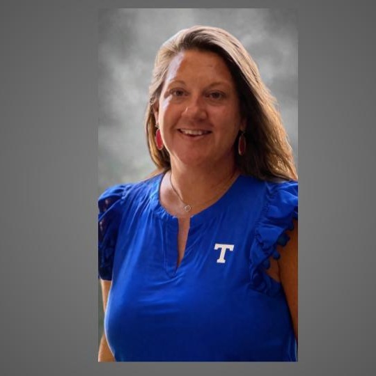 staff photo of Erin Vincent