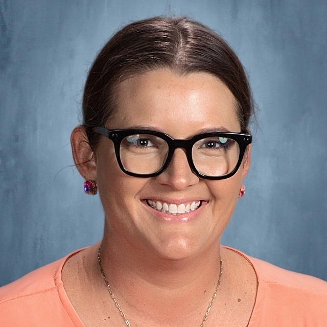 staff photo of Lindsay Kelly