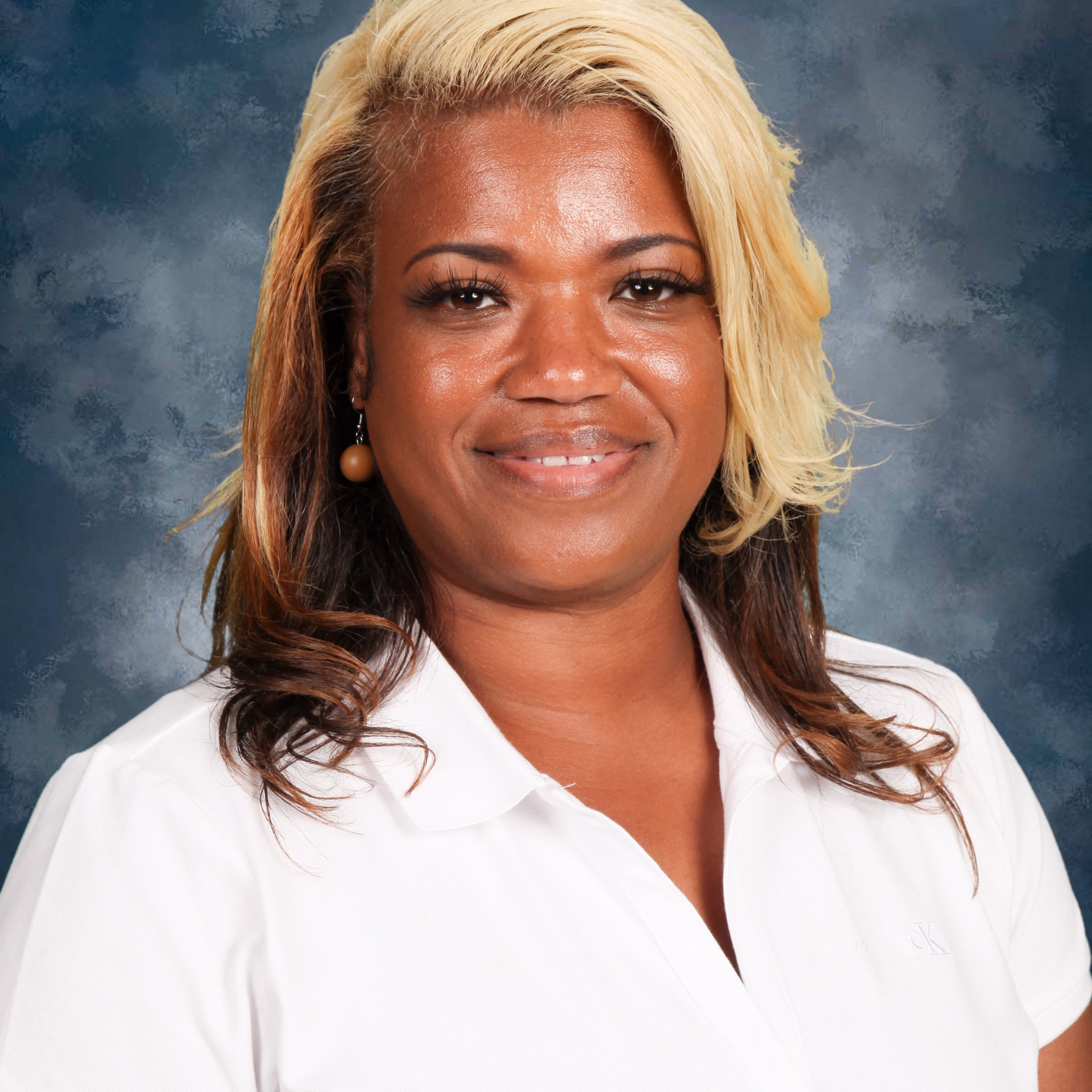 staff photo of Shawneeka Lyons