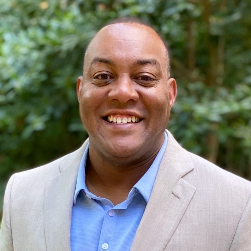 staff photo of Larry Holman