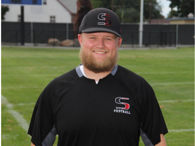 staff photo of Damon Hurst