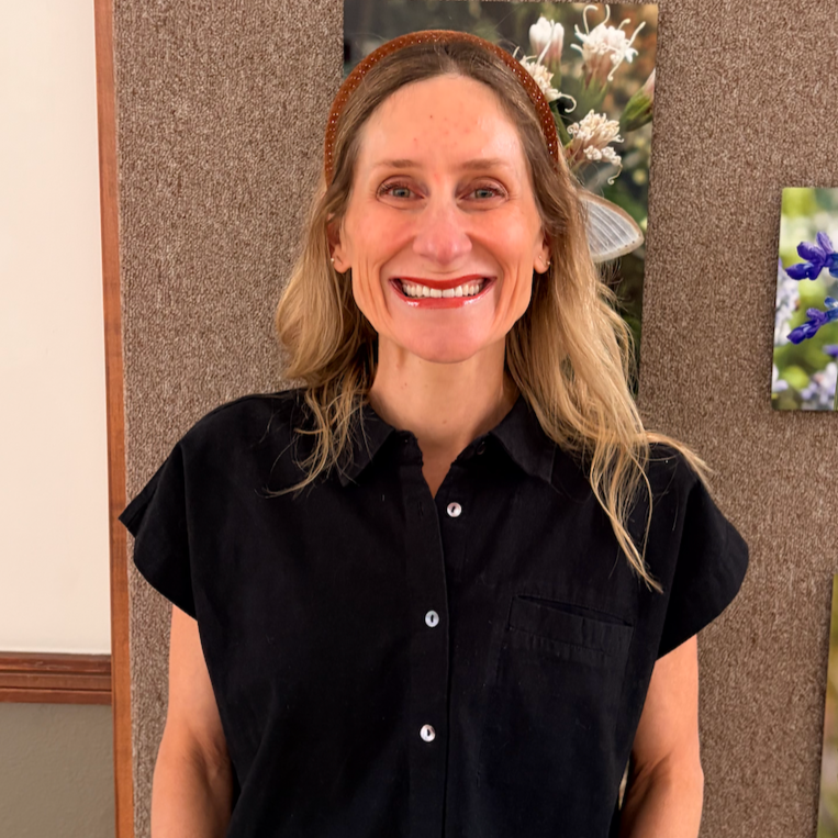 staff photo of Lindsey Ronga