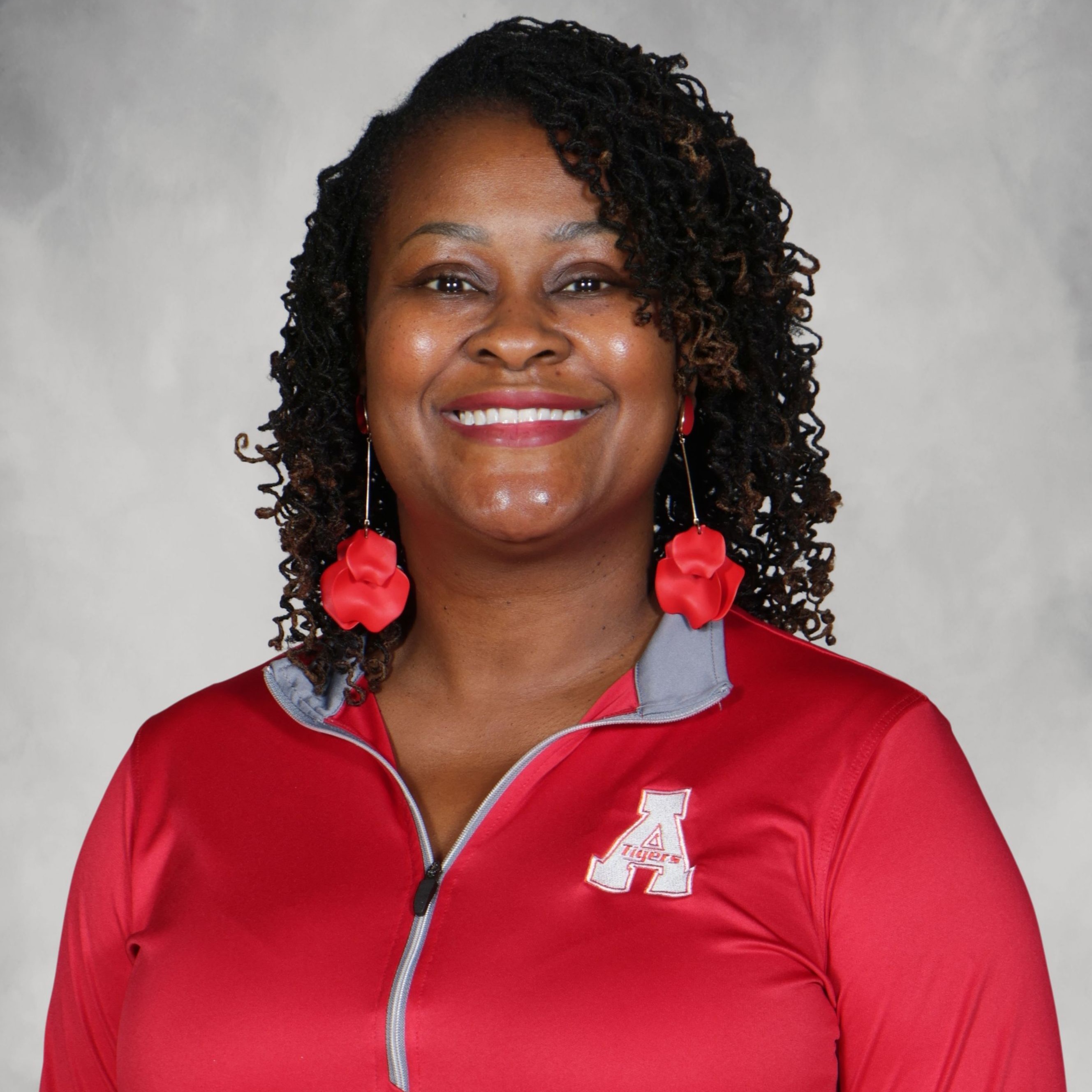 staff photo of Raquel Williams