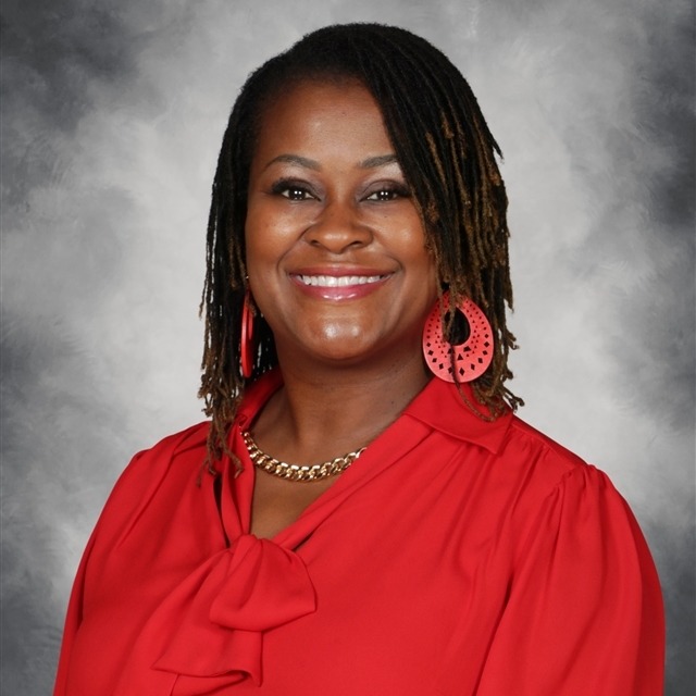 staff photo of Raquel Williams
