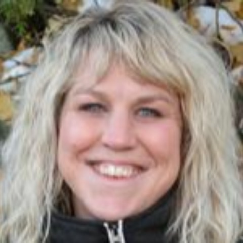 staff photo of Heidi Melville