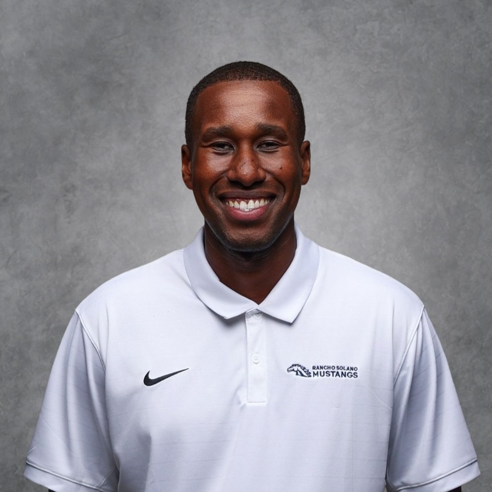 staff photo of Izzy Hassan