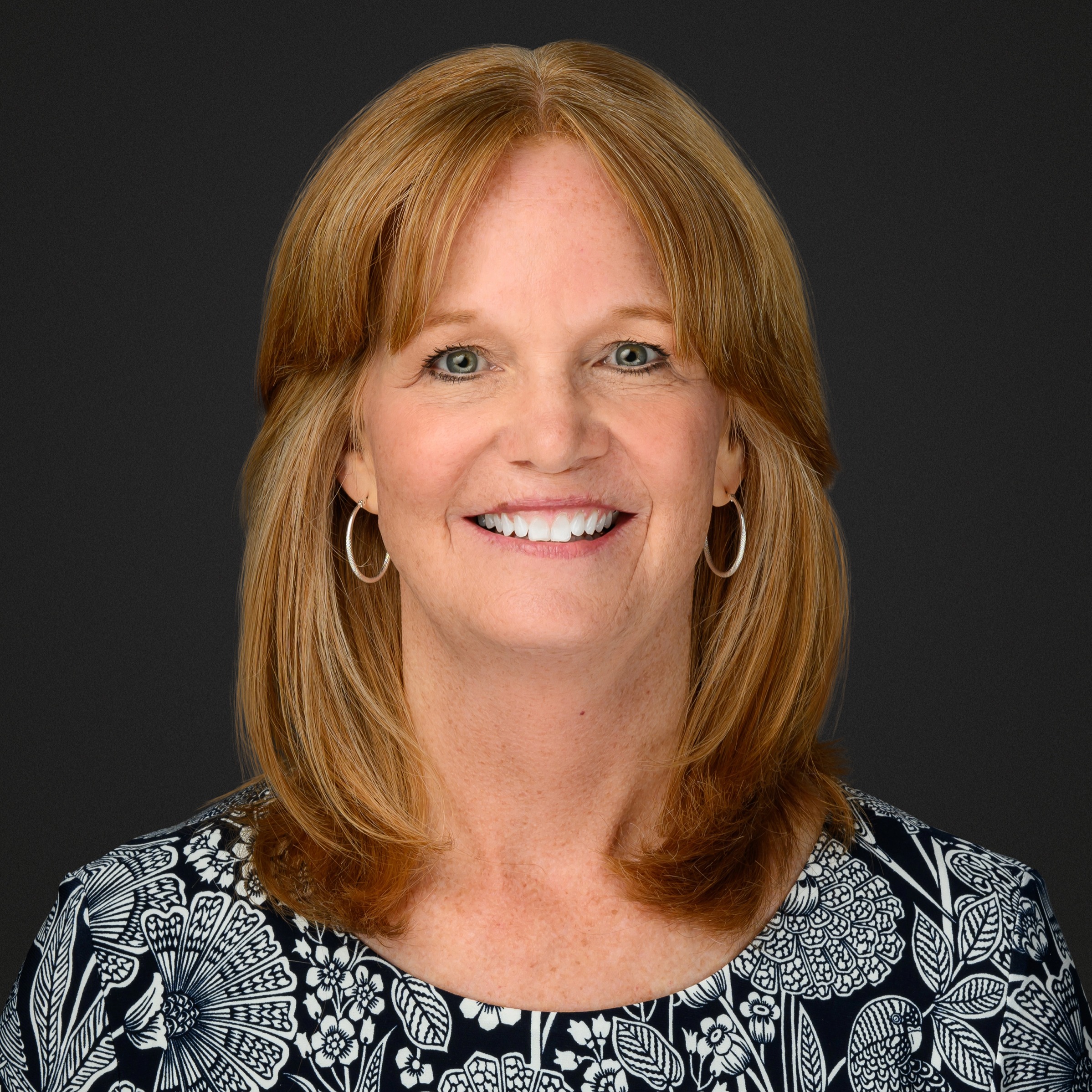 staff photo of Kari Tomeny