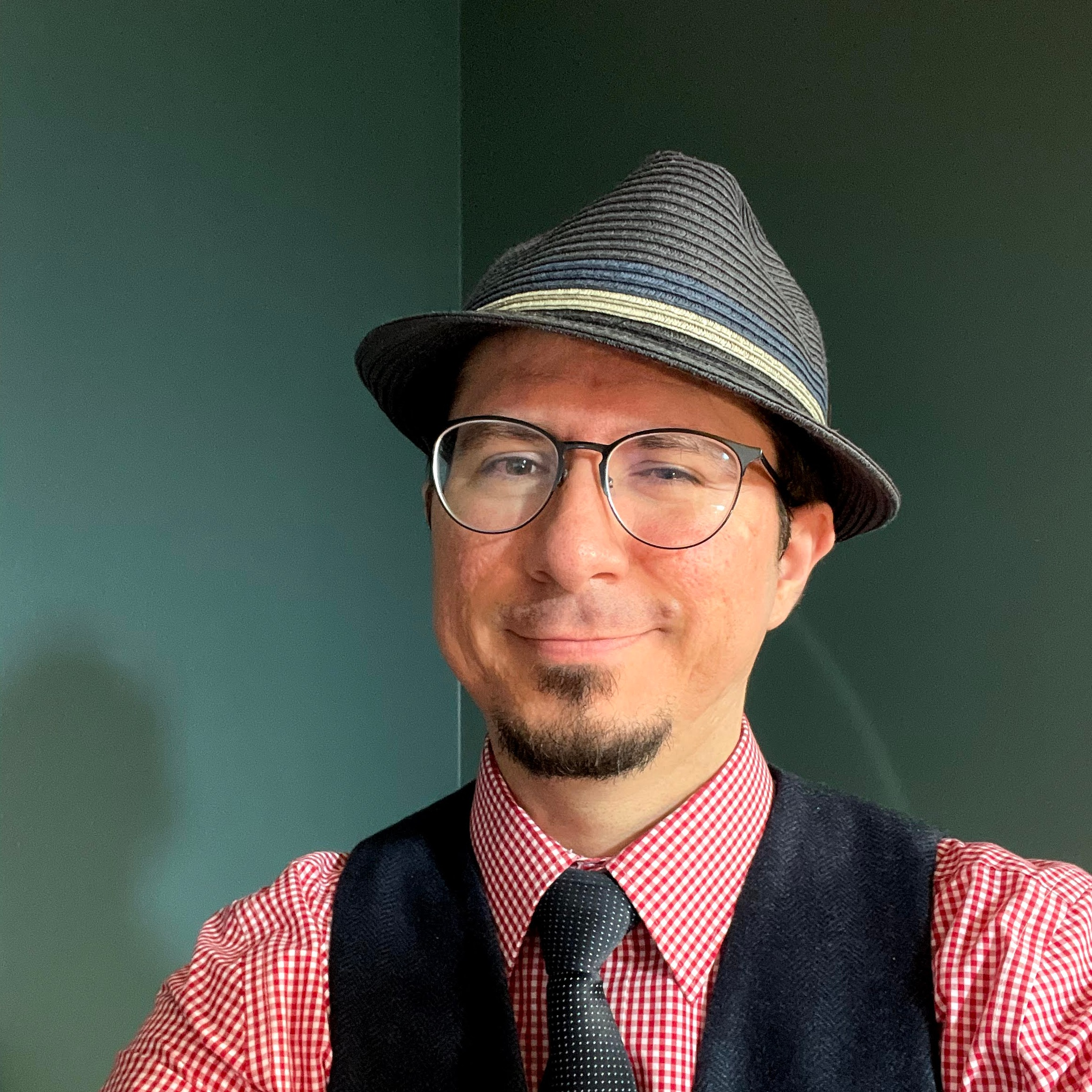 staff photo of Ceasar Hernandez
