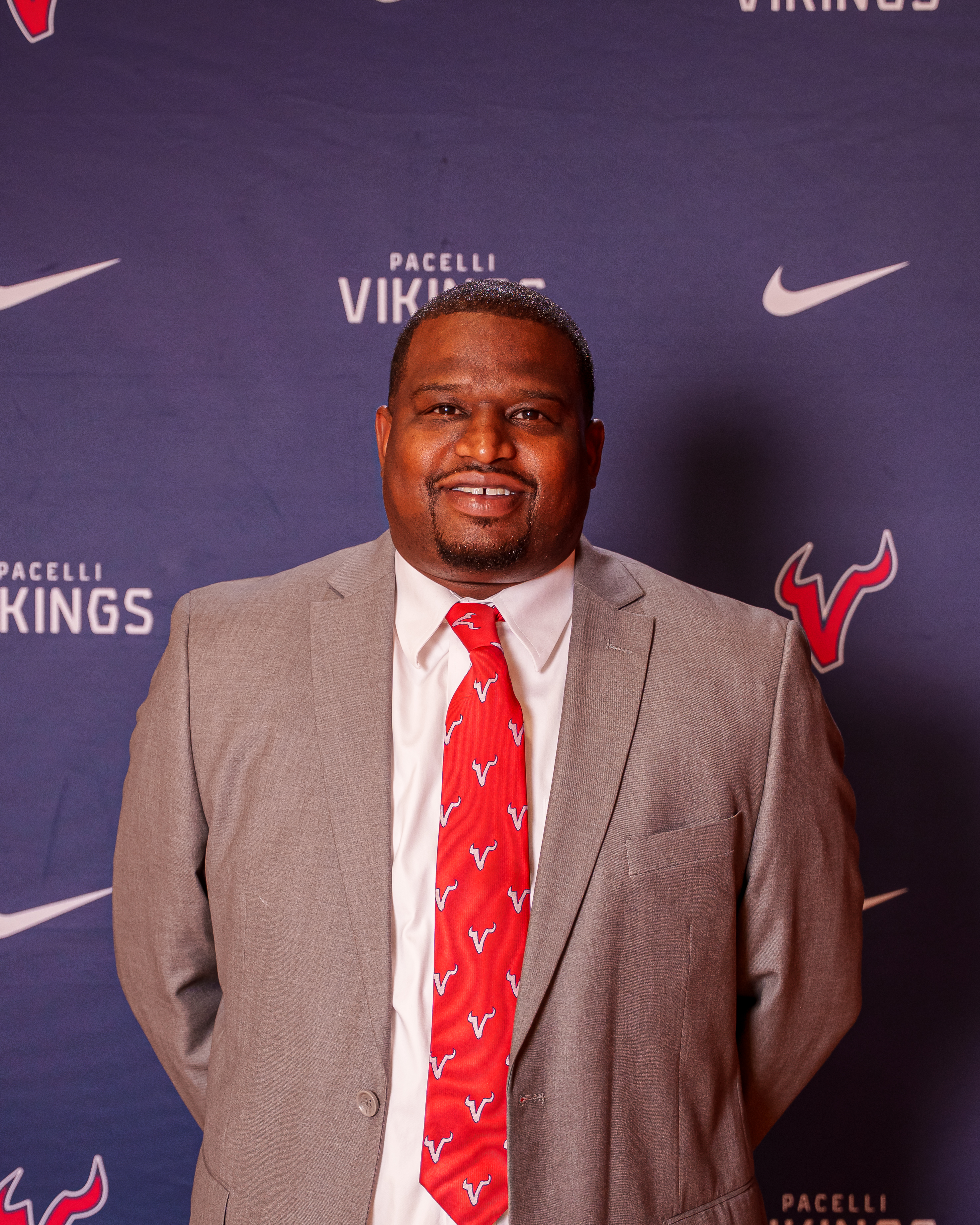 staff photo of Bryant Thomas