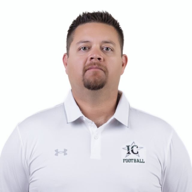 staff photo of Ray Garza