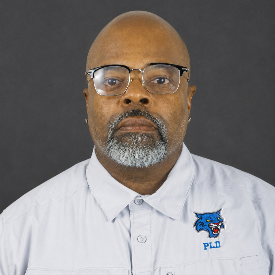 staff photo of Mario Hill