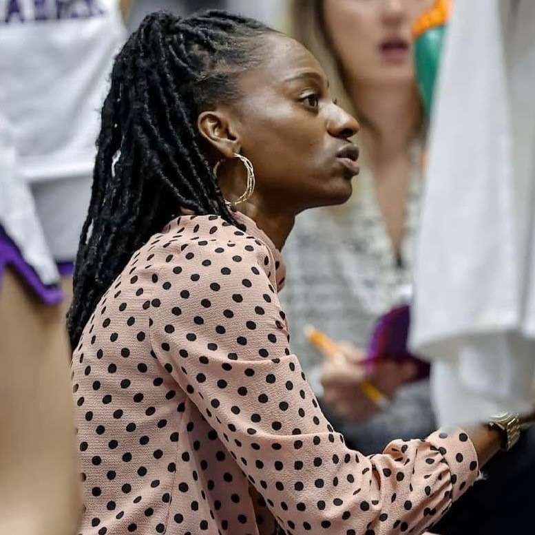 staff photo of D'Shanna Brown
