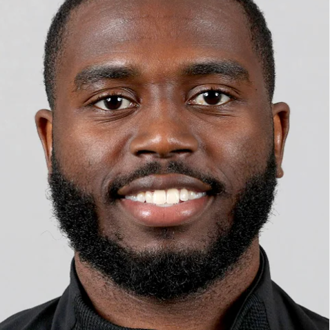 staff photo of Aveon Smith