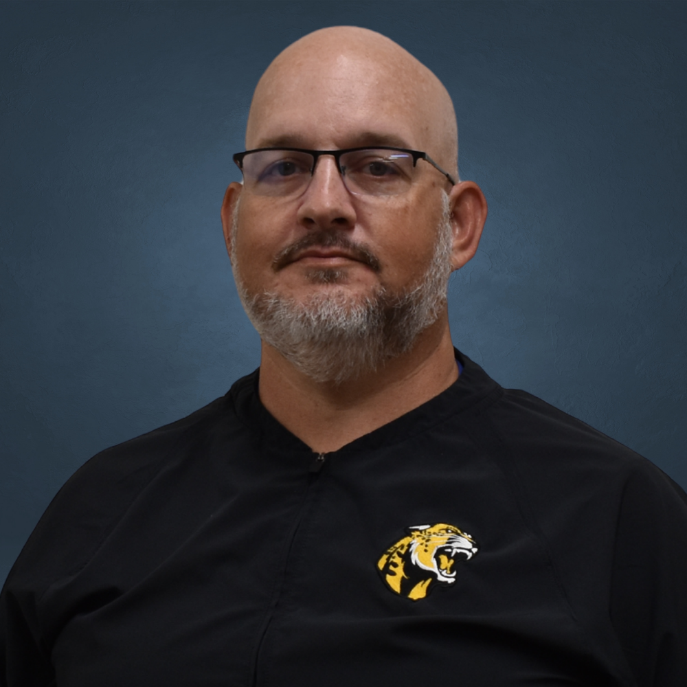 staff photo of Carl Thomas