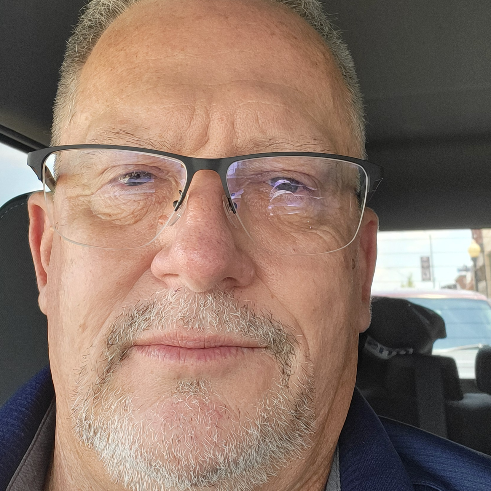 staff photo of Robert Tharp